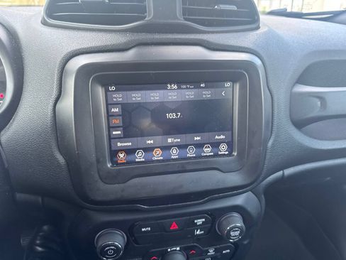 Used 2021 Jeep Renegade Latitude w/ Sun & Sound Group FWD image 11