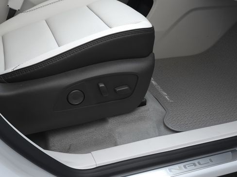 New 2026 GMC Acadia Denali w/ Super Cruise Package image 46