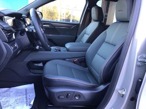 New 2026 GMC Acadia AT4 w/ LPO, Floor Liner Package AWD/4WD image 6