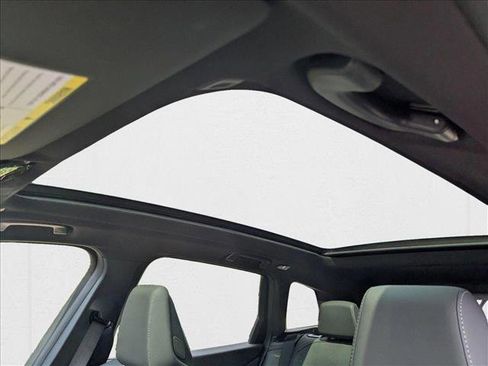 Used 2025 BMW X3 xDrive30i w/ Convenience Package image 17