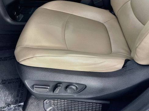 Used 2024 Toyota Sienna XLE FWD image 26