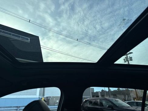 Used 2022 Cadillac XT4 Sport w/ Comfort Package image 31