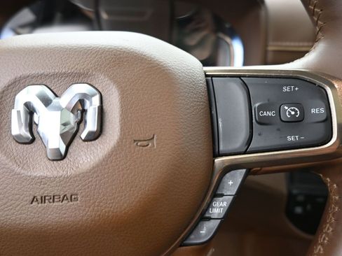 Used 2024 RAM 2500 Limited image 23