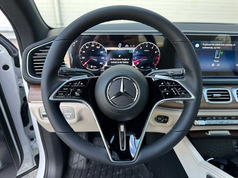 Used 2025 Mercedes-Benz GLE 450 4MATIC Coupe image 25