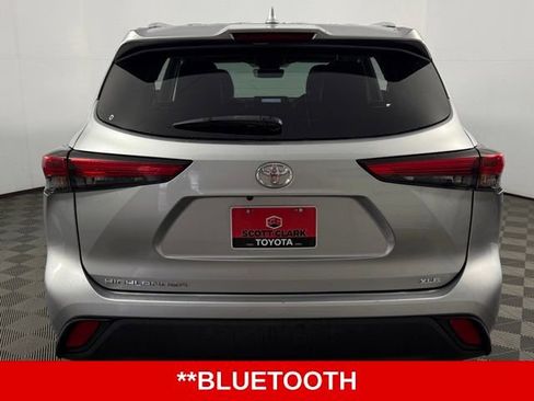 Used 2022 Toyota Highlander XLE image 7