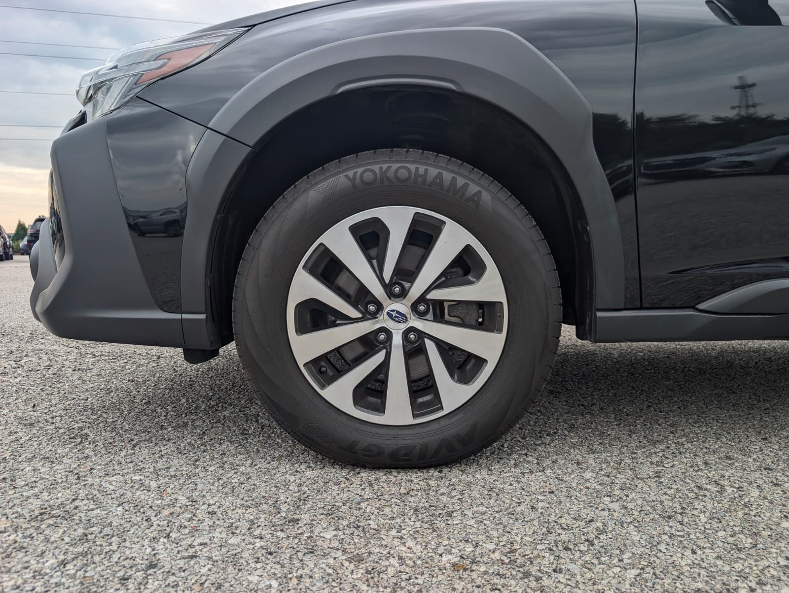 Certified 2025 Subaru Outback Premium AWD/4WD image 3