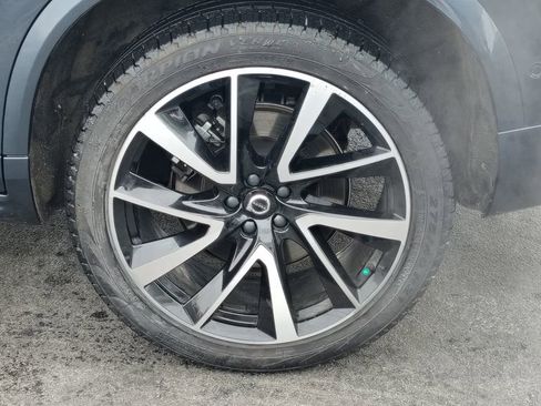 Certified 2023 Volvo XC90 B5 Plus w/ Protection Package Premier image 32