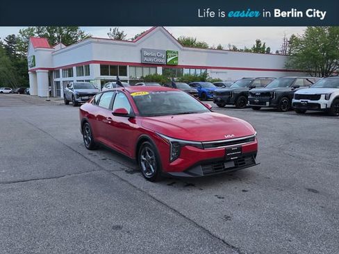 Certified 2025 Kia K4 FWD image 1