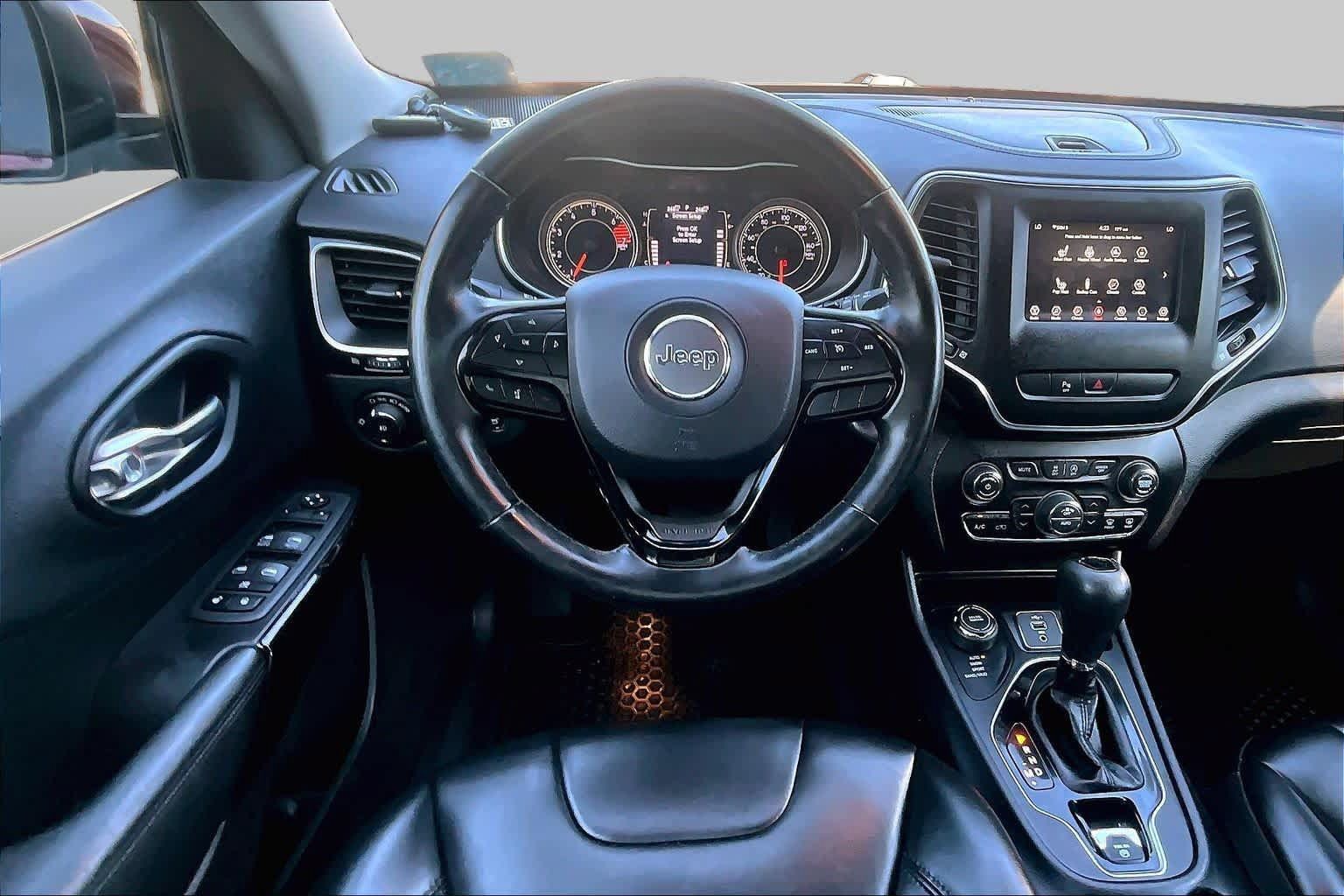 Used 2020 Jeep Cherokee Latitude Plus AWD/4WD image 6
