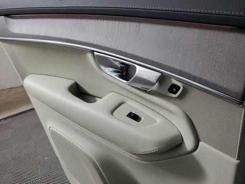 New 2026 Volvo XC90 T8 Ultra w/ Protection Package Premier AWD/4WD image 19