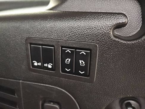 Used 2020 Chevrolet Suburban Premier AWD/4WD image 65