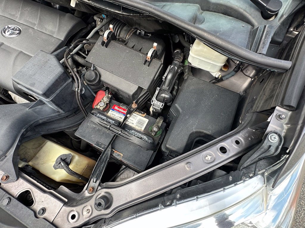 Used 2014 Toyota Sienna XLE FWD image 44