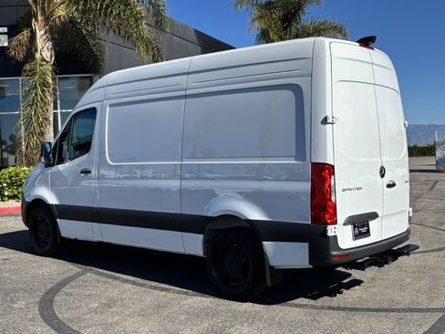 Used 2025 Mercedes-Benz Sprinter 2500 image 8