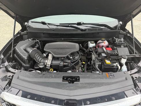 Certified 2024 Cadillac XT6 Premium Luxury AWD/4WD image 16