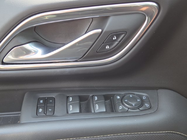 Used 2023 GMC Yukon SLT w/ SLT Luxury Package AWD/4WD image 29