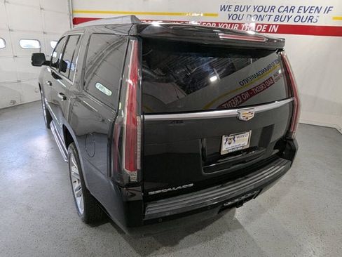 Used 2016 Cadillac Escalade Luxury image 5