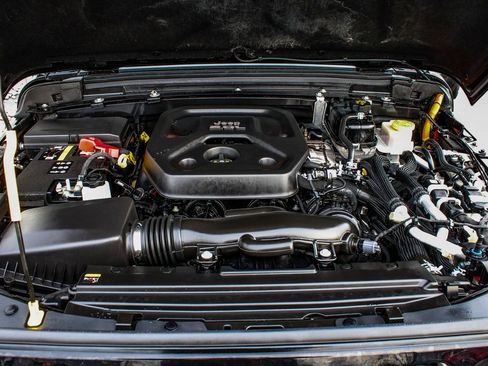 Used 2023 Jeep Wrangler Unlimited Sahara image 46