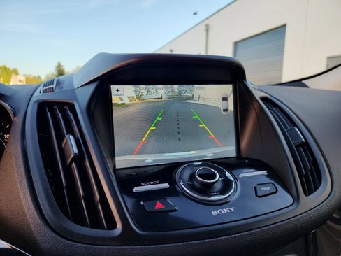 Used 2017 Ford Escape Titanium AWD/4WD image 14