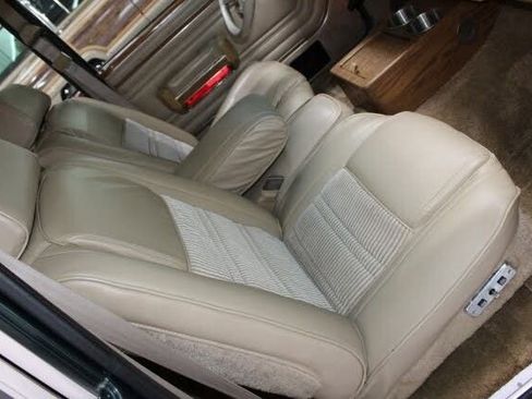 Used 1991 Jeep Grand Wagoneer image 26
