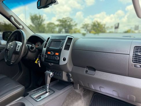 Used 2014 Nissan Frontier PRO-4X w/ Pro-4x Luxury Package AWD/4WD image 18