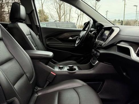 Used 2022 GMC Terrain SLT w/ Infotainment Package II image 18