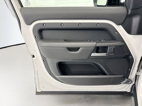 New 2026 Land Rover Defender 110 X-Dynamic SE AWD/4WD image 23