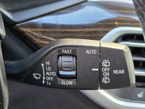 Used 2021 BMW X5 xDrive40i w/ M Sport Package image 28