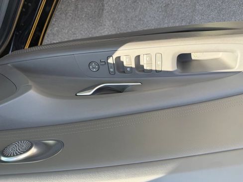 Certified 2024 Hyundai Elantra SEL FWD image 18