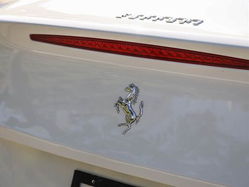 Used 2015 Ferrari California T RWD image 14