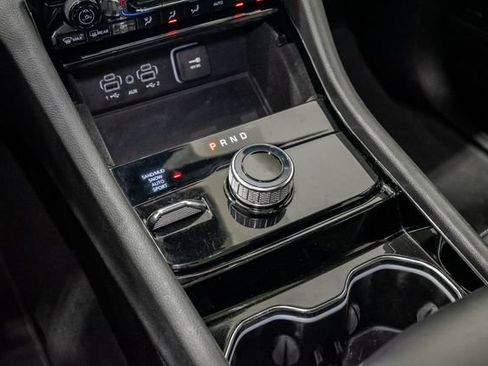 Used 2022 Jeep Grand Cherokee L Limited w/ Luxury Tech Group II AWD/4WD image 26