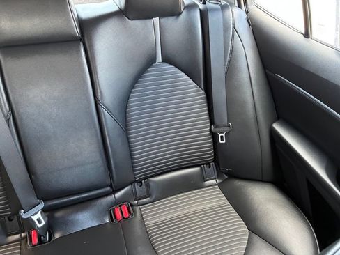 Used 2018 Toyota Camry SE FWD image 15