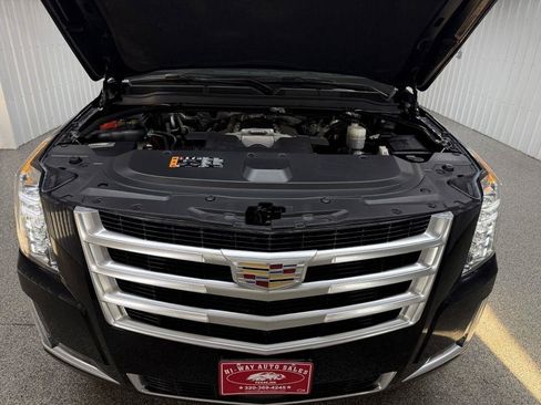 Used 2018 Cadillac Escalade ESV Premium Luxury AWD/4WD image 57