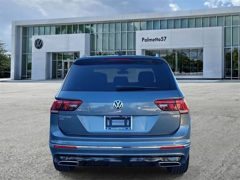 Used 2018 Volkswagen Tiguan SEL Premium w/ R-Line Package image 5