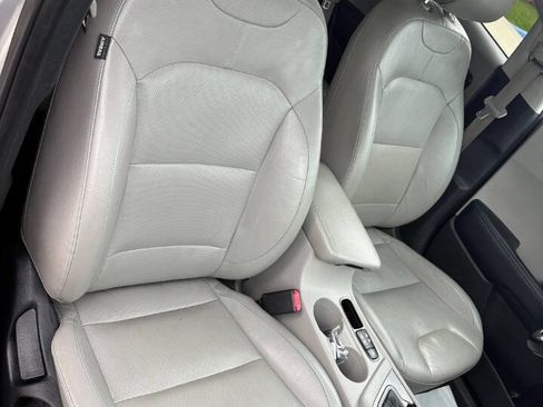 Used 2017 Kia Niro Touring w/ Advanced Technology Package image 22