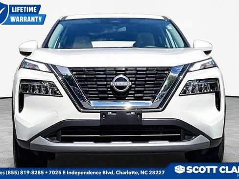 Used 2023 Nissan Rogue SV AWD/4WD image 2