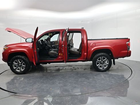 Used 2019 Toyota Tacoma Limited image 60
