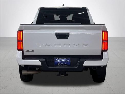 Used 2024 Toyota Tacoma SR5 AWD/4WD image 11
