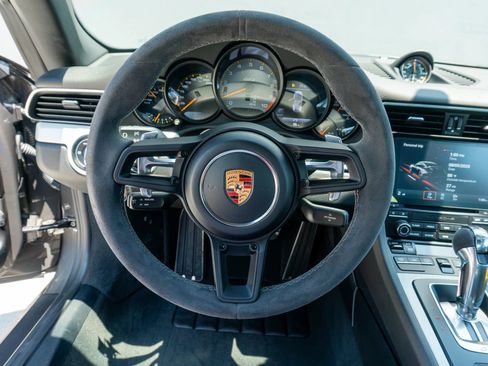Used 2018 Porsche 911 GT3 RWD image 59