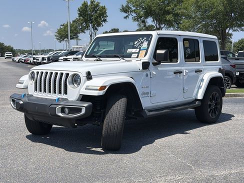 Used 2023 Jeep Wrangler Unlimited Sahara w/ Cold Weather Group AWD/4WD image 7