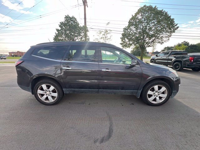 Used 2016 Chevrolet Traverse LT w/ Style and Technology Package FWD image 4