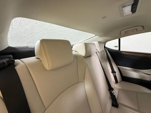New 2025 Lexus ES 350 w/ Premium Package image 27