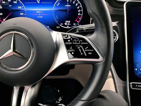 Used 2025 Mercedes-Benz GLC 350e 4MATIC image 22