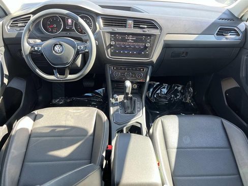 Used 2021 Volkswagen Tiguan SE R-Line FWD image 3