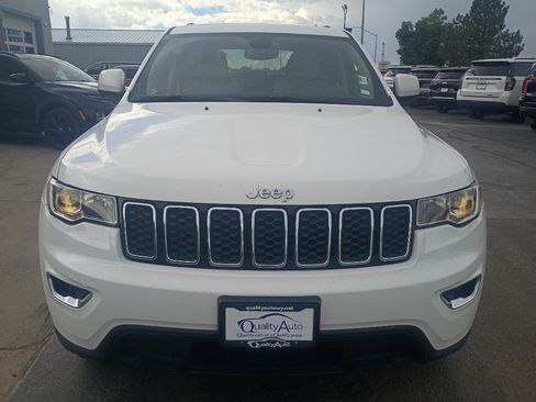 Used 2022 Jeep Grand Cherokee Laredo E w/ Security & Convenience Group AWD/4WD image 3
