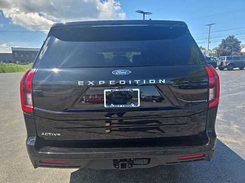 Used 2025 Ford Expedition Active AWD/4WD image 6