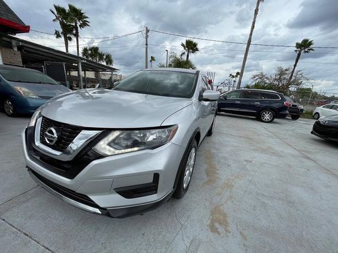 Used 2017 Nissan Rogue S FWD image 12