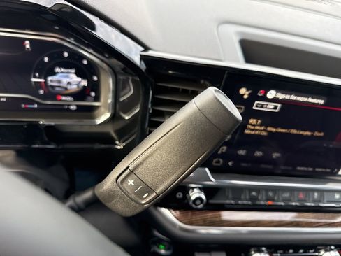 Used 2025 GMC Sierra 1500 Elevation image 16