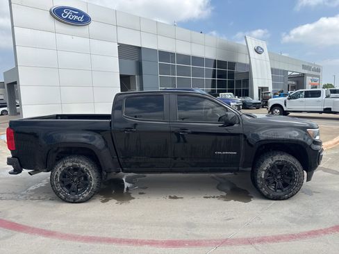Used 2022 Chevrolet Colorado LT RWD image 4
