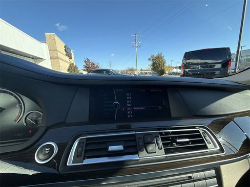 Used 2012 BMW 750Li image 12