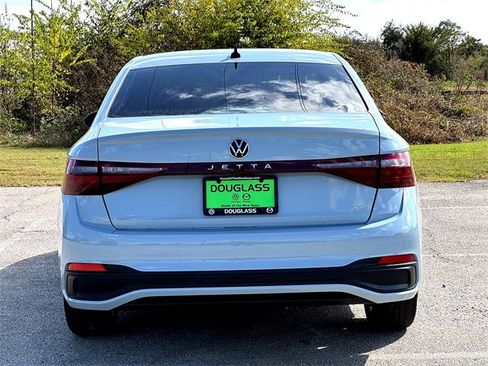 New 2025 Volkswagen Jetta SE image 7